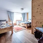 Apartament Szostak *